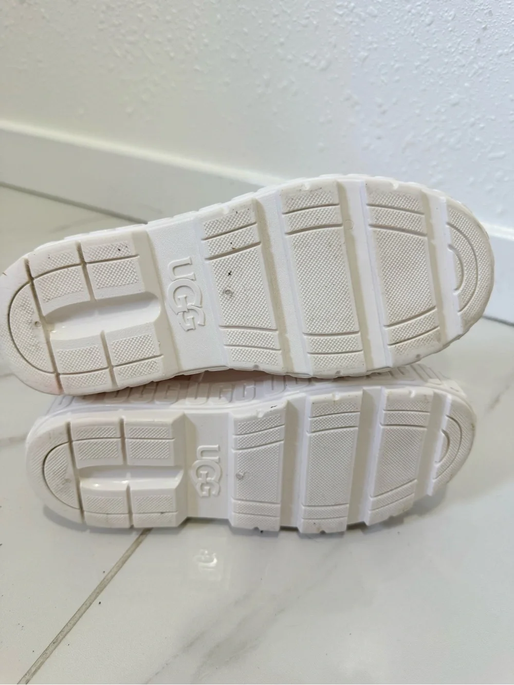 UGG Kids Drizlita White Waterproof Short Rain Boots 5T